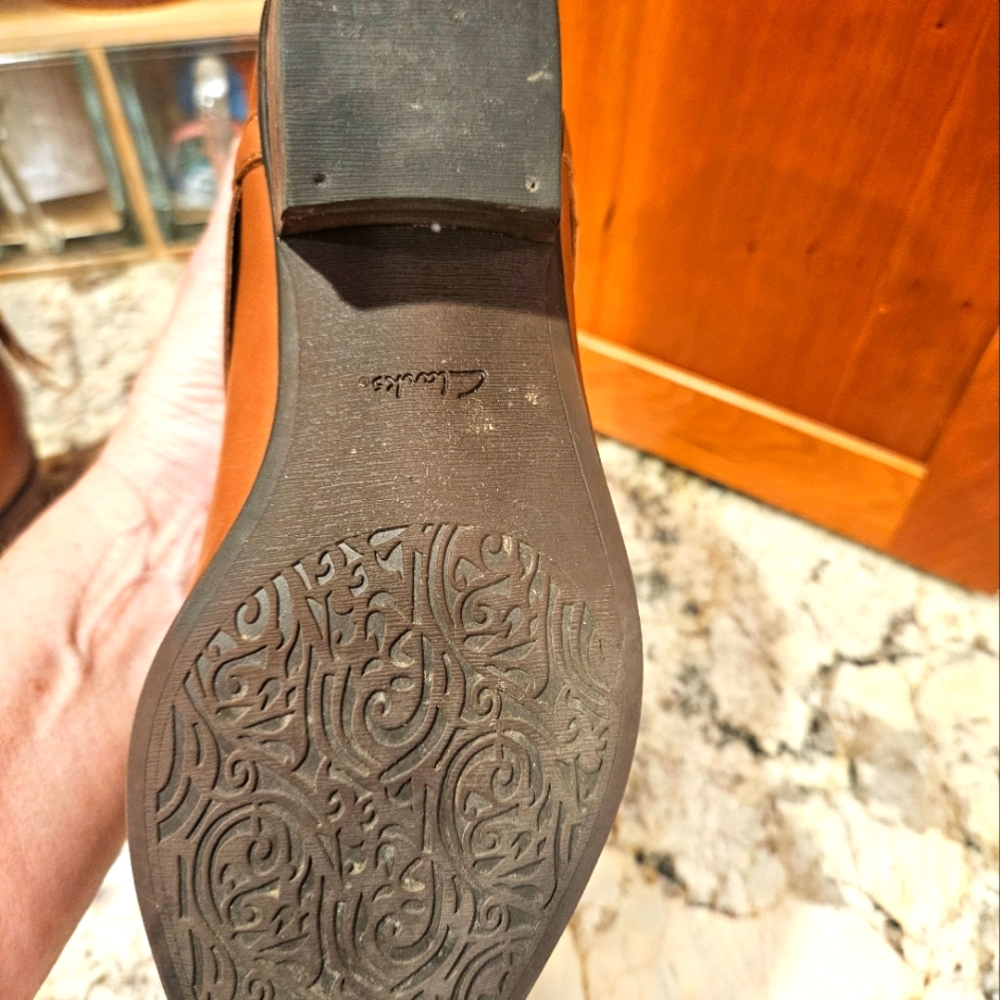 CLARK Ankle Boots - Picture 5 of 8